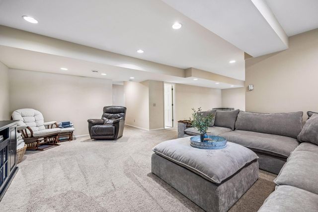 210 Piedmont Court, Chanhassen, MN 55317