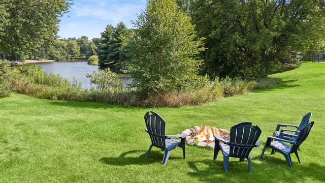 210 Piedmont Court, Chanhassen, MN 55317