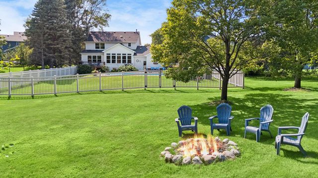 210 Piedmont Court, Chanhassen, MN 55317