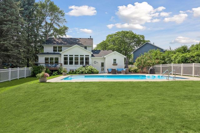210 Piedmont Court, Chanhassen, MN 55317