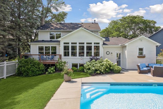 210 Piedmont Court, Chanhassen, MN 55317