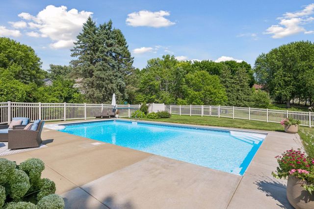 210 Piedmont Court, Chanhassen, MN 55317