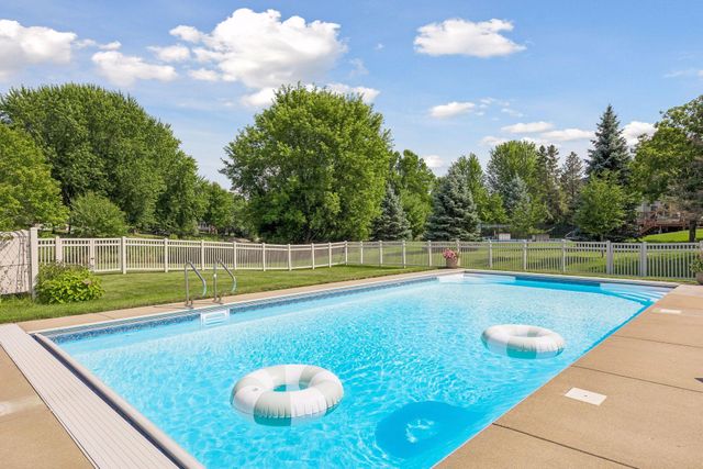 210 Piedmont Court, Chanhassen, MN 55317