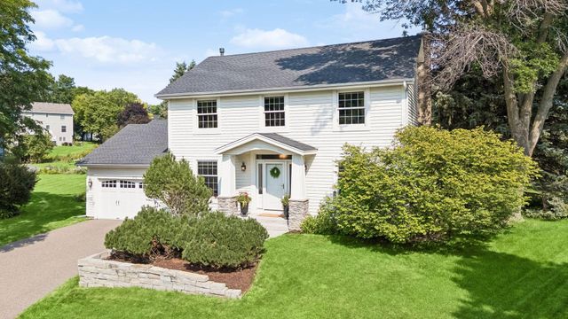 210 Piedmont Court, Chanhassen, MN 55317