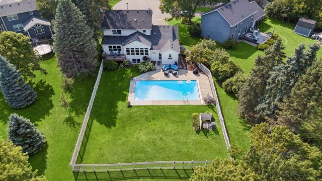 210 Piedmont Court, Chanhassen, MN 55317