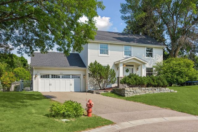 210 Piedmont Court, Chanhassen, MN 55317