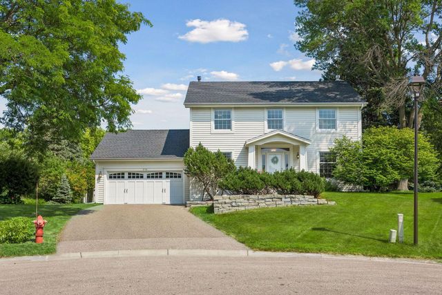 210 Piedmont Court, Chanhassen, MN 55317
