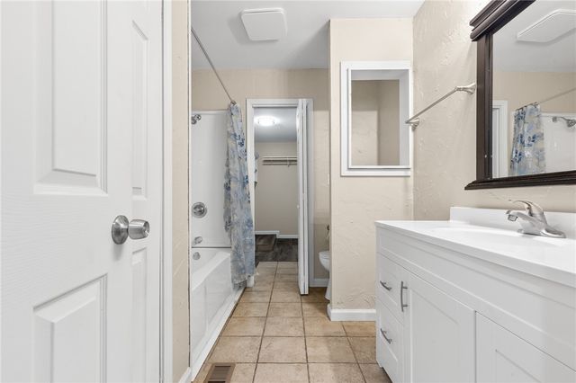 211 N Highland Street, Harrison, AR 72601