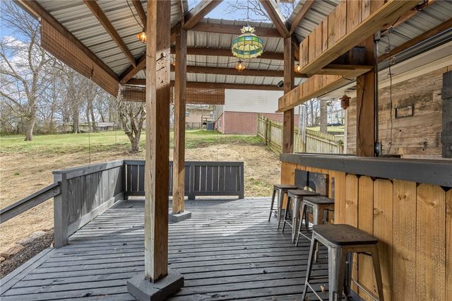 211 N Highland Street, Harrison, AR 72601