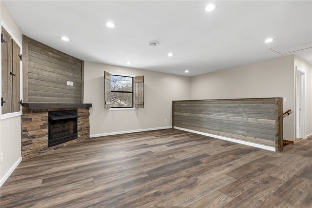 211 N Highland Street, Harrison, AR 72601