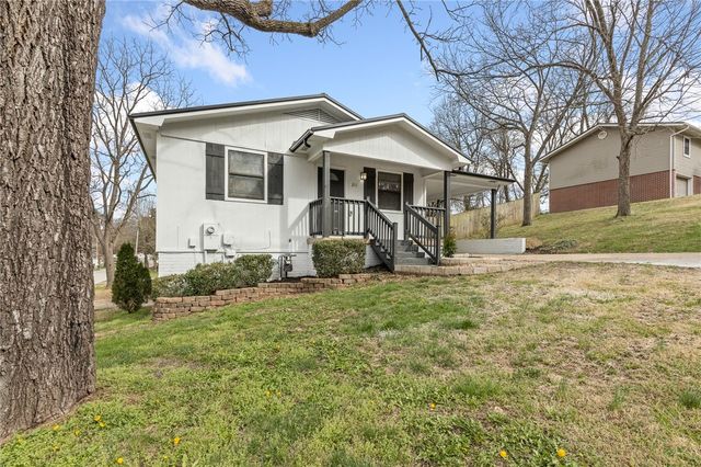 211 N Highland Street, Harrison, AR 72601