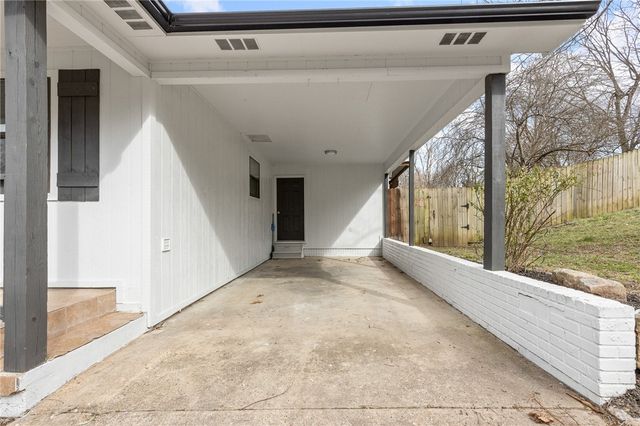 211 N Highland Street, Harrison, AR 72601