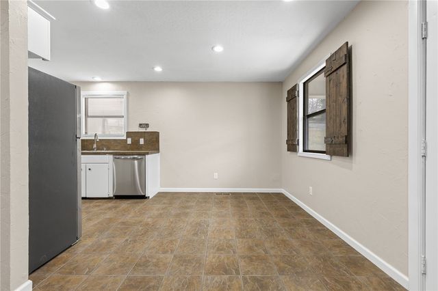 211 N Highland Street, Harrison, AR 72601