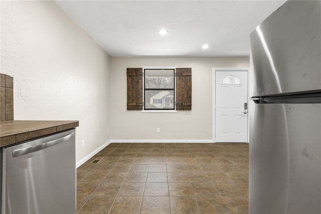 211 N Highland Street, Harrison, AR 72601