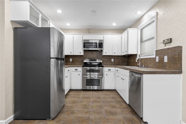 211 N Highland Street, Harrison, AR 72601