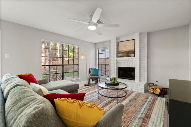 105 Eagle Rock Circle, The Woodlands, TX 77381