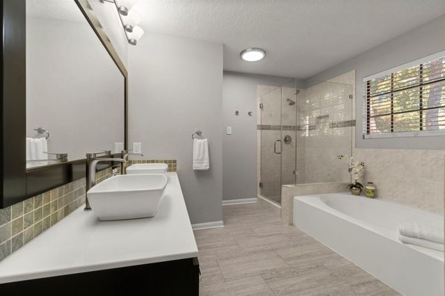 105 Eagle Rock Circle, The Woodlands, TX 77381