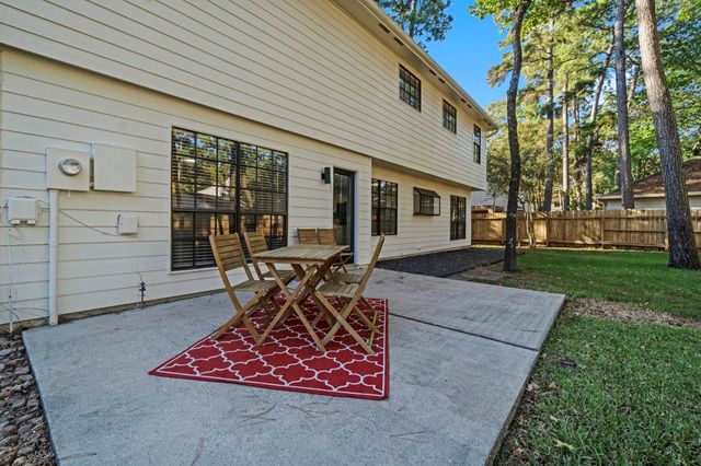 105 Eagle Rock Circle, The Woodlands, TX 77381