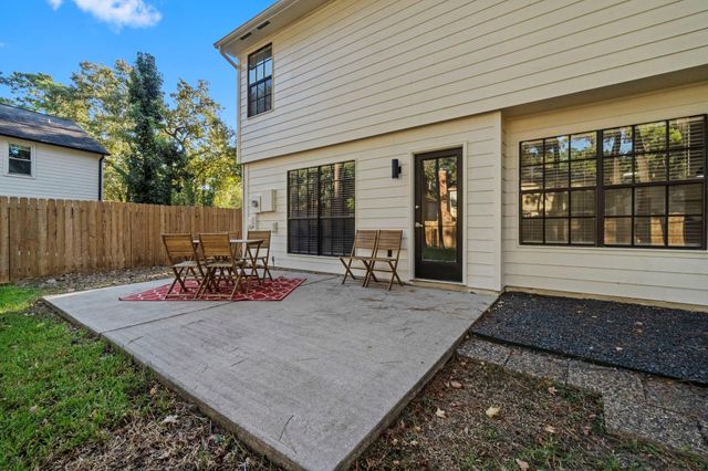 105 Eagle Rock Circle, The Woodlands, TX 77381