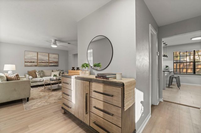 105 Eagle Rock Circle, The Woodlands, TX 77381