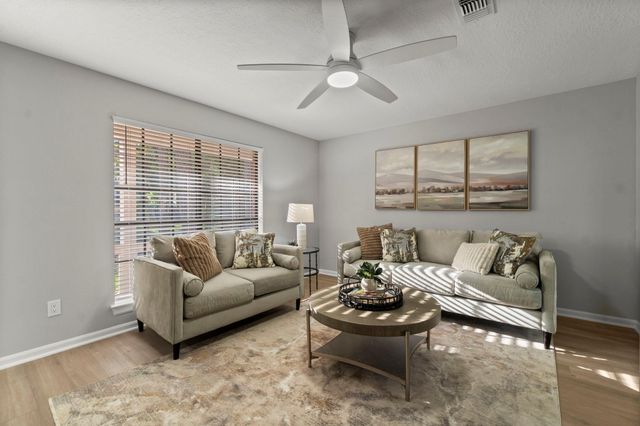 105 Eagle Rock Circle, The Woodlands, TX 77381