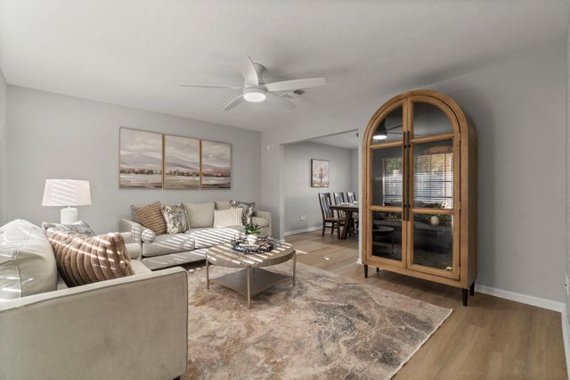 105 Eagle Rock Circle, The Woodlands, TX 77381