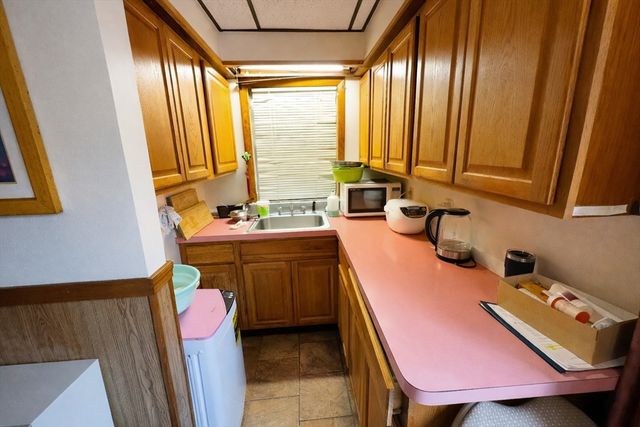 328 Brooks St, Worcester, MA 01606
