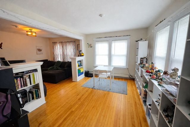 328 Brooks St, Worcester, MA 01606