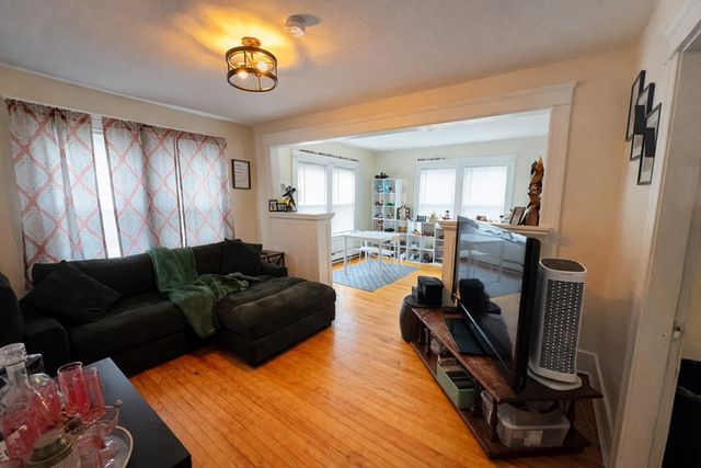 328 Brooks St, Worcester, MA 01606