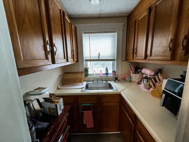 328 Brooks St, Worcester, MA 01606