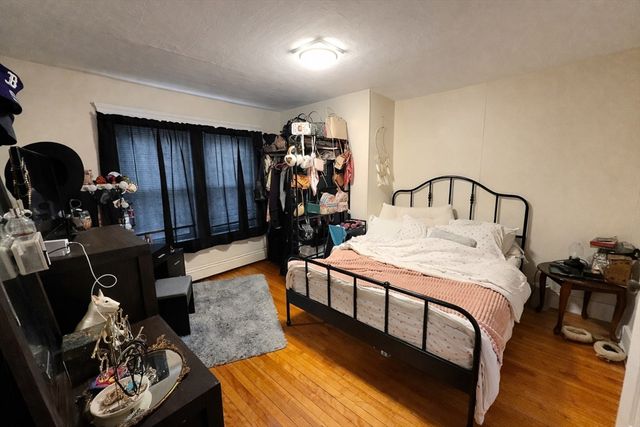 328 Brooks St, Worcester, MA 01606