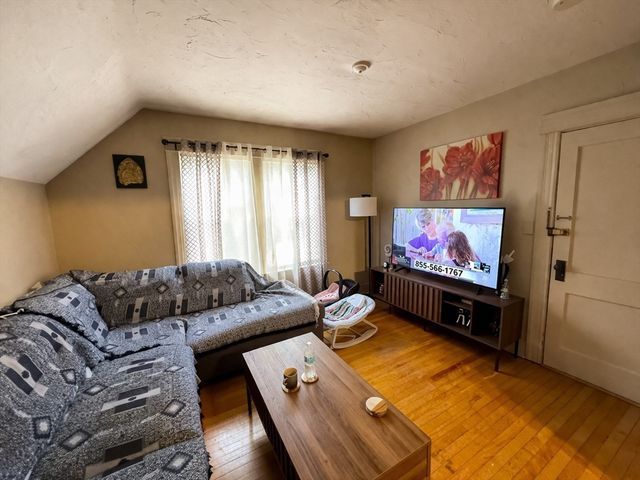 328 Brooks St, Worcester, MA 01606