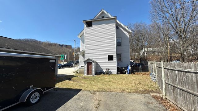 328 Brooks St, Worcester, MA 01606
