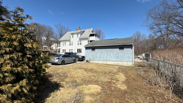 328 Brooks St, Worcester, MA 01606