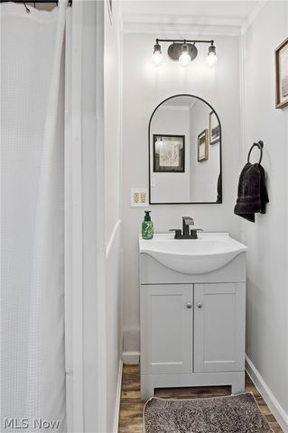 1049 Charles Street, Zanesville, OH 43701