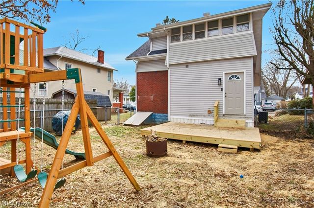 1049 Charles Street, Zanesville, OH 43701