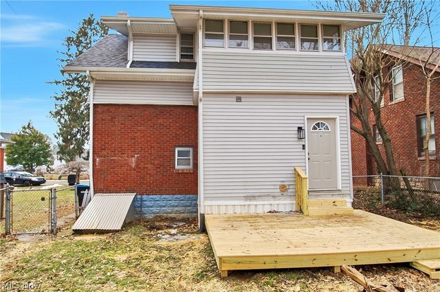 1049 Charles Street, Zanesville, OH 43701