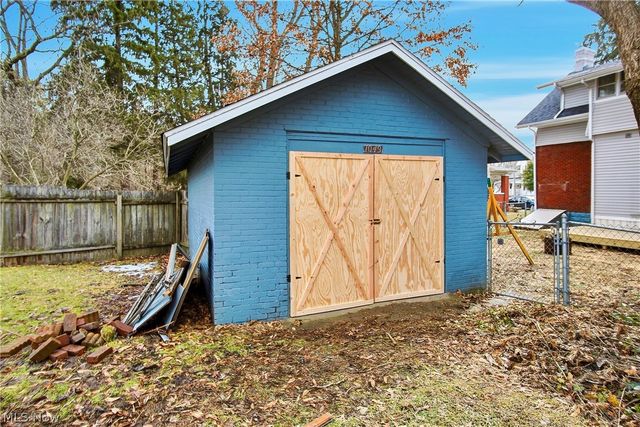 1049 Charles Street, Zanesville, OH 43701