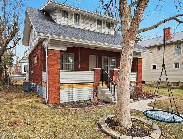 1049 Charles Street, Zanesville, OH 43701