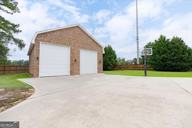32 Willow Lake Drive, Warner Robins, GA 31093