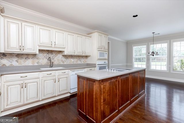 32 Willow Lake Drive, Warner Robins, GA 31093