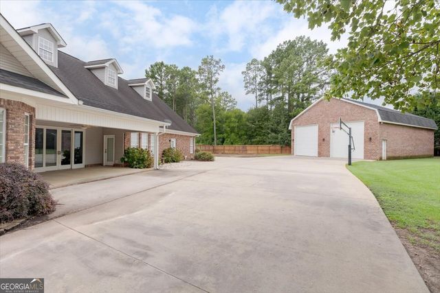 32 Willow Lake Drive, Warner Robins, GA 31093