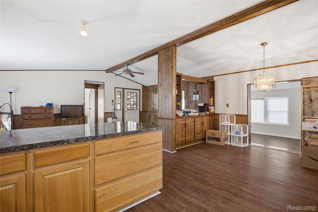 25716 Jackson St, Novi, MI 48375