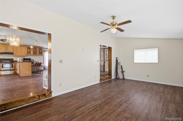 25716 Jackson St, Novi, MI 48375