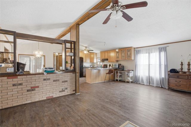 25716 Jackson St, Novi, MI 48375
