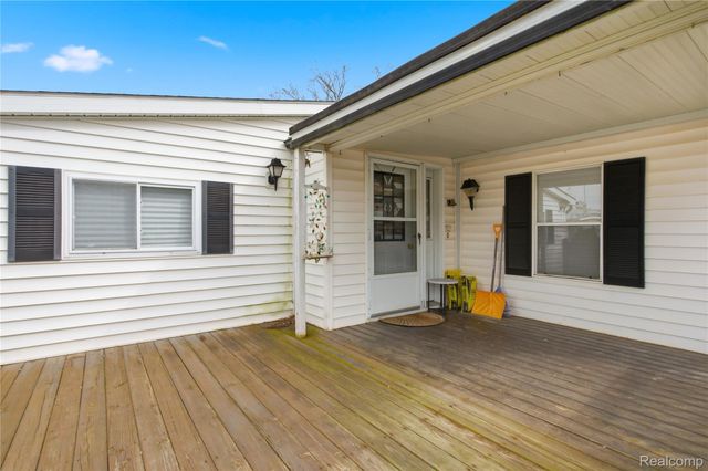 25716 Jackson St, Novi, MI 48375
