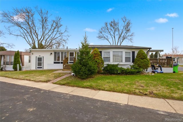 25716 Jackson St, Novi, MI 48375