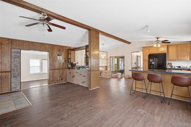 25716 Jackson St, Novi, MI 48375