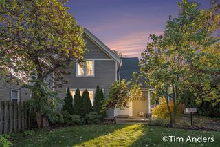 142 Carlton Avenue, Grand Rapids, MI 49506