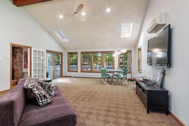 10 Lancaster Place, Andover, MA 01810